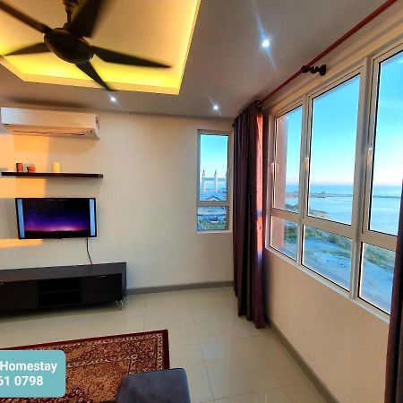 Bradong Homestay - Musllm Only, 3 Queen Bedrooms, Seaview, Infinity Pool, Gym, Near Drawbridge & Ktcc Mall Куала-Тренгану Екстер'єр фото